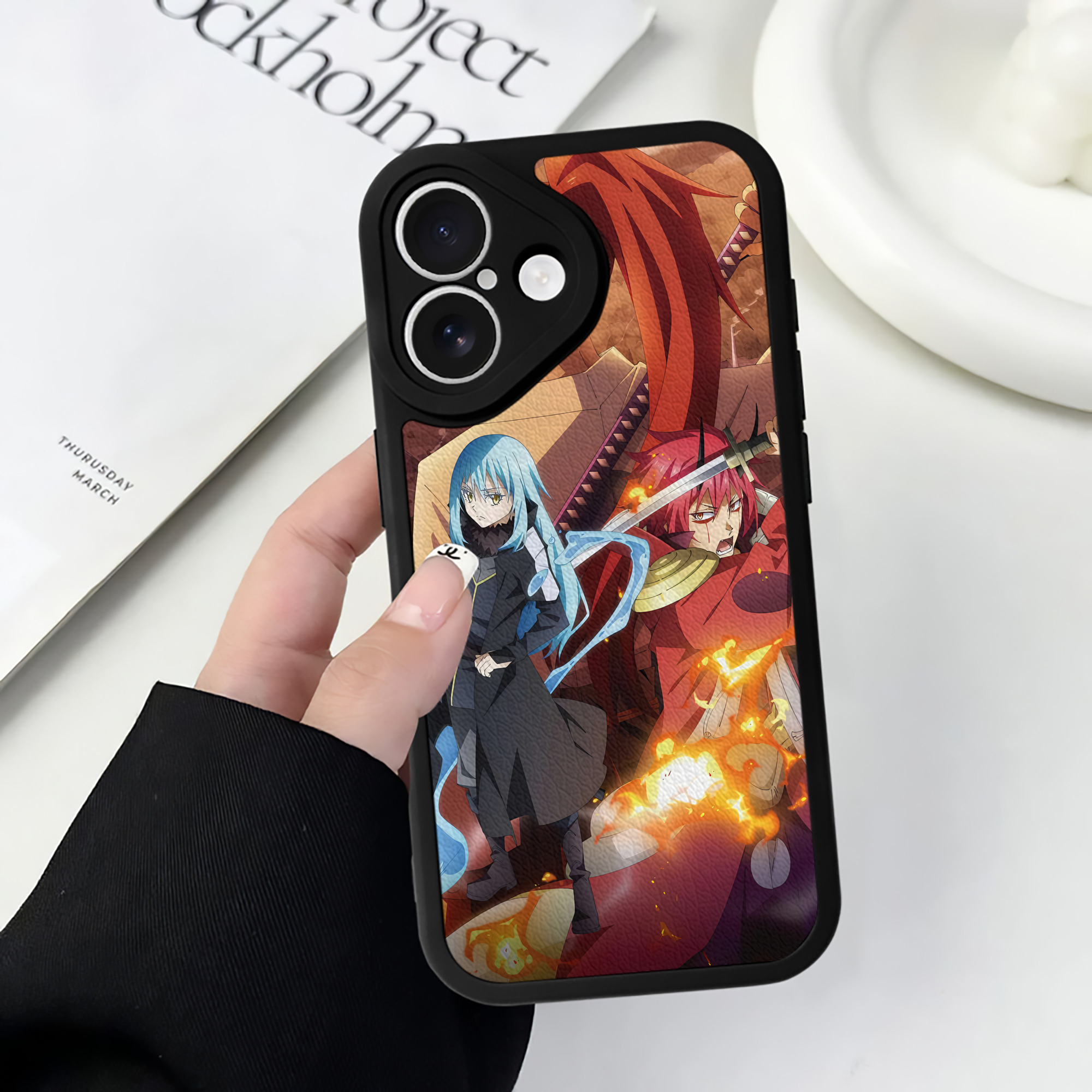 転スラ Regarding Reincarnated to Slime 【iPhone 16シリーズ対応】シリコンスマホケース（レザー調） 材質：シリコン